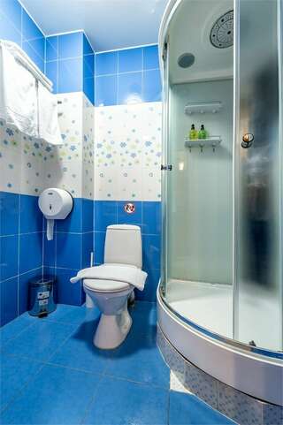 Гостиница Dream House Санкт-Петербург Бюджет 15м2 . Туалетная комната общая на 3 номера.-8